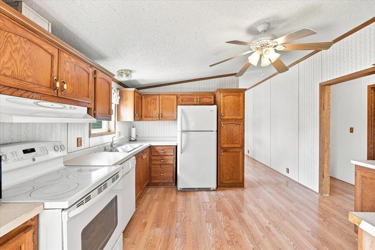 Photo 15 of 50 of home listing at 2373 W Shore Dr, Union, NE 68455