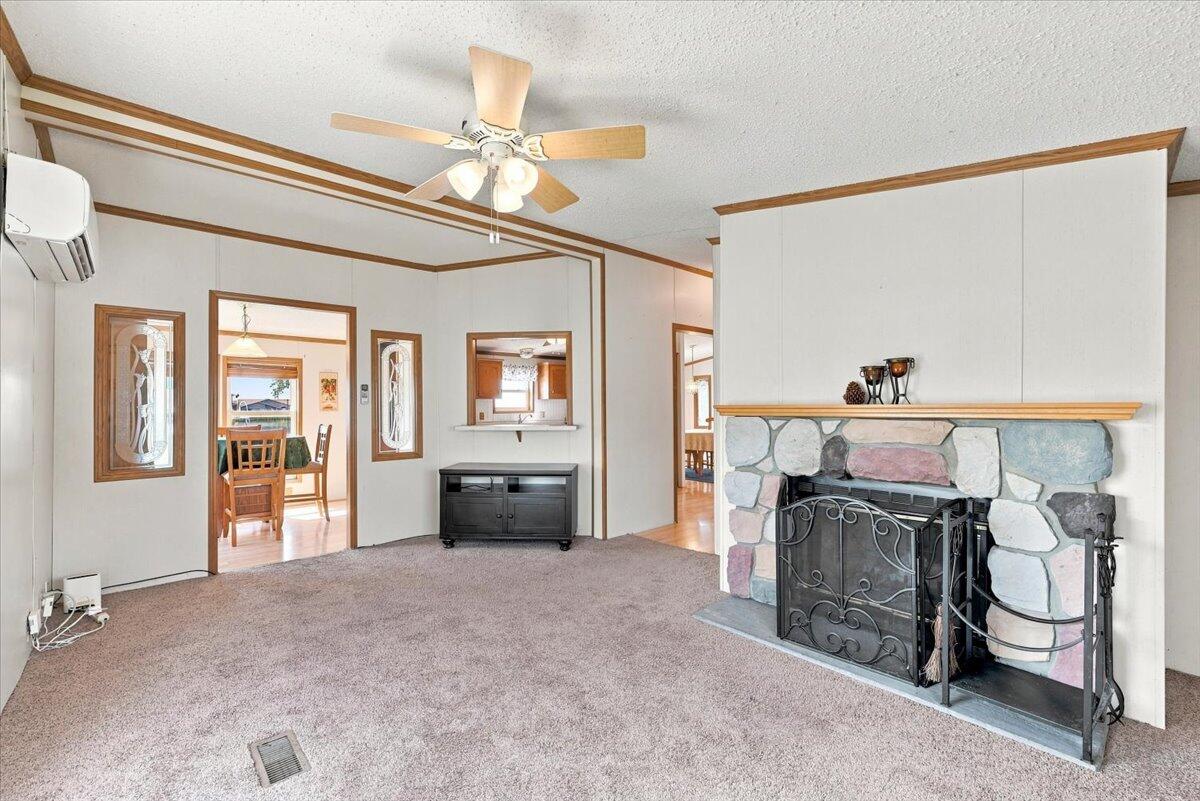 Photo 9 of 50 of home listing at 2373 W Shore Dr, Union, NE 68455