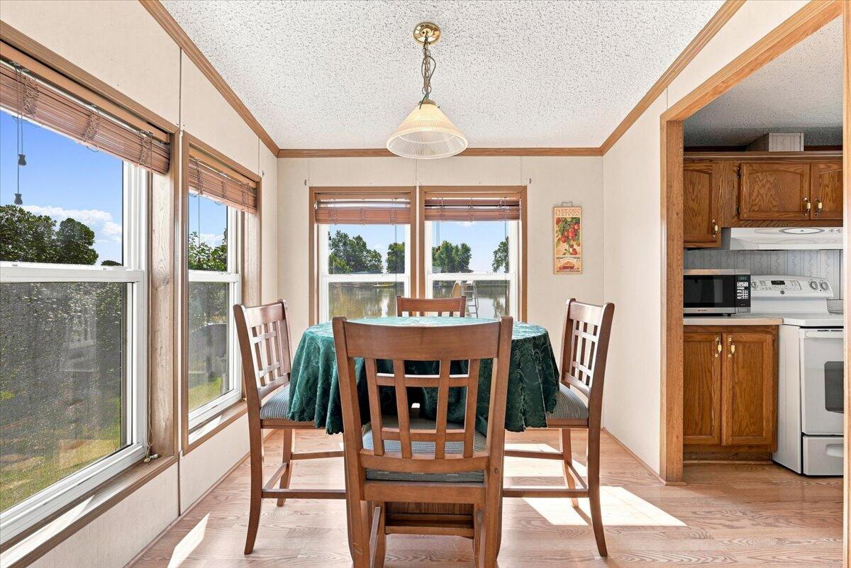 Photo 11 of 50 of home listing at 2373 W Shore Dr, Union, NE 68455