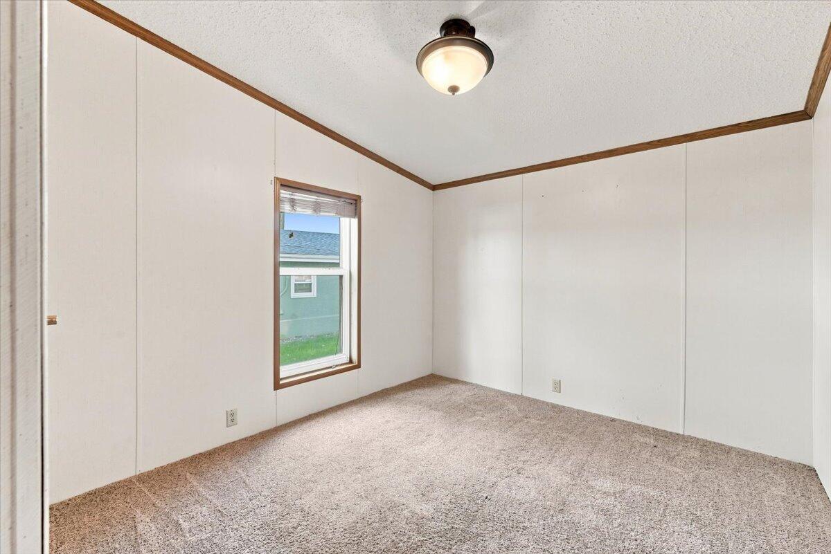 Photo 31 of 50 of home listing at 2373 W Shore Dr, Union, NE 68455