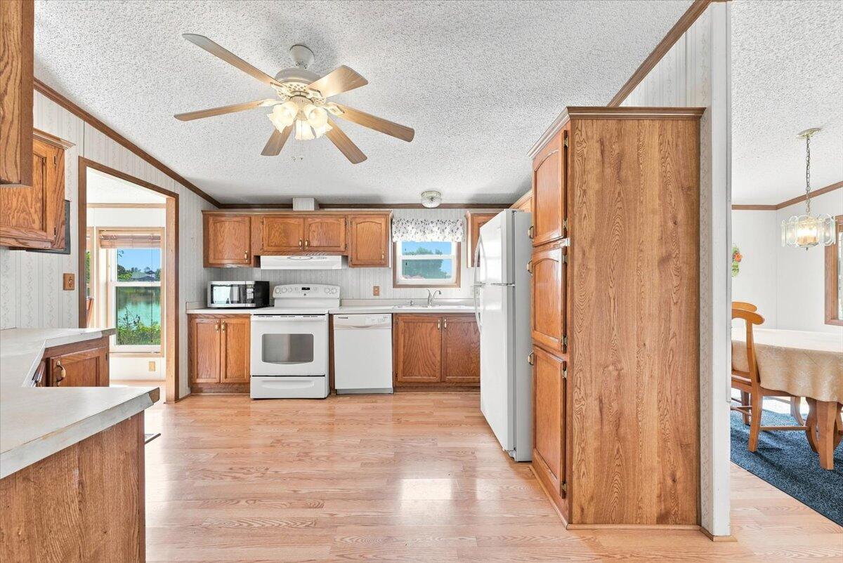 Photo 13 of 50 of home listing at 2373 W Shore Dr, Union, NE 68455